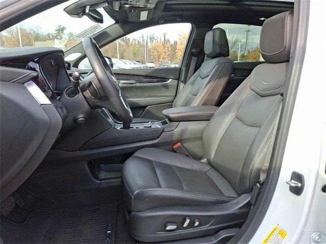 used 2021 Cadillac XT5 car, priced at $31,131