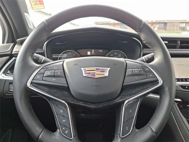 used 2021 Cadillac XT5 car, priced at $31,131