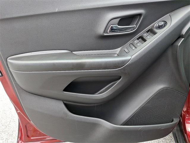 used 2022 Chevrolet Trax car, priced at $19,942