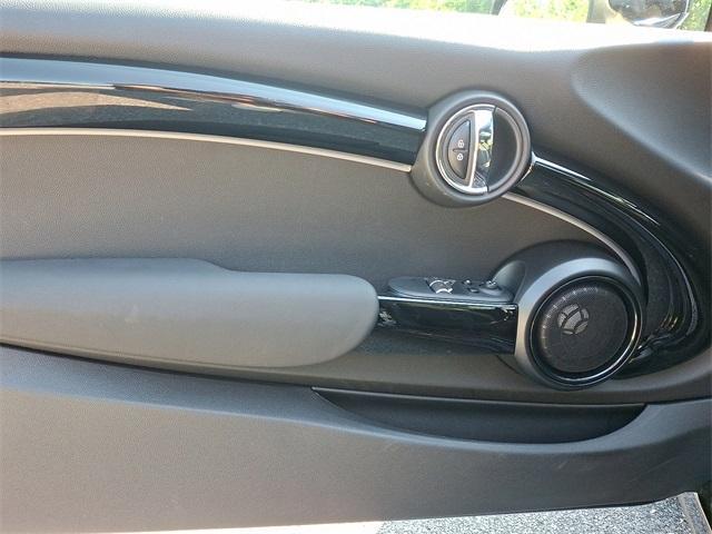 used 2023 MINI Hardtop car, priced at $32,929