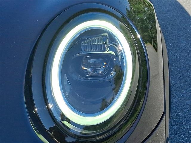 used 2023 MINI Hardtop car, priced at $32,929