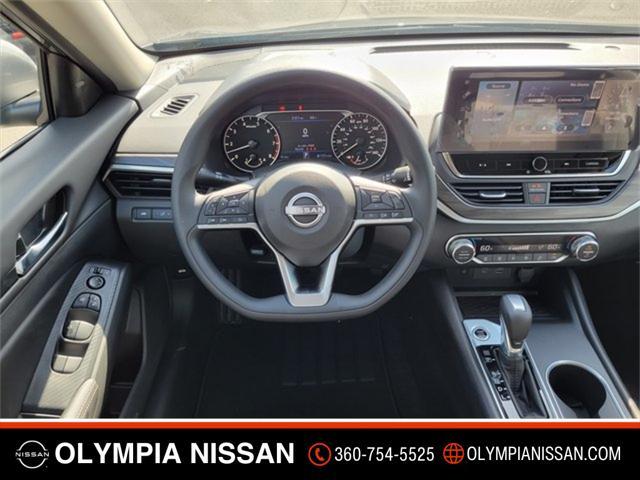 new 2025 Nissan Altima car, priced at $30,965