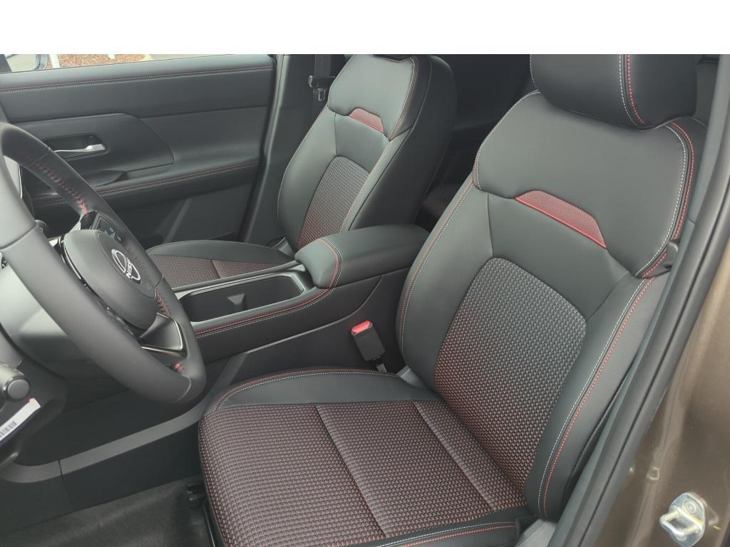 new 2025 Nissan Kicks car, priced at $27,465