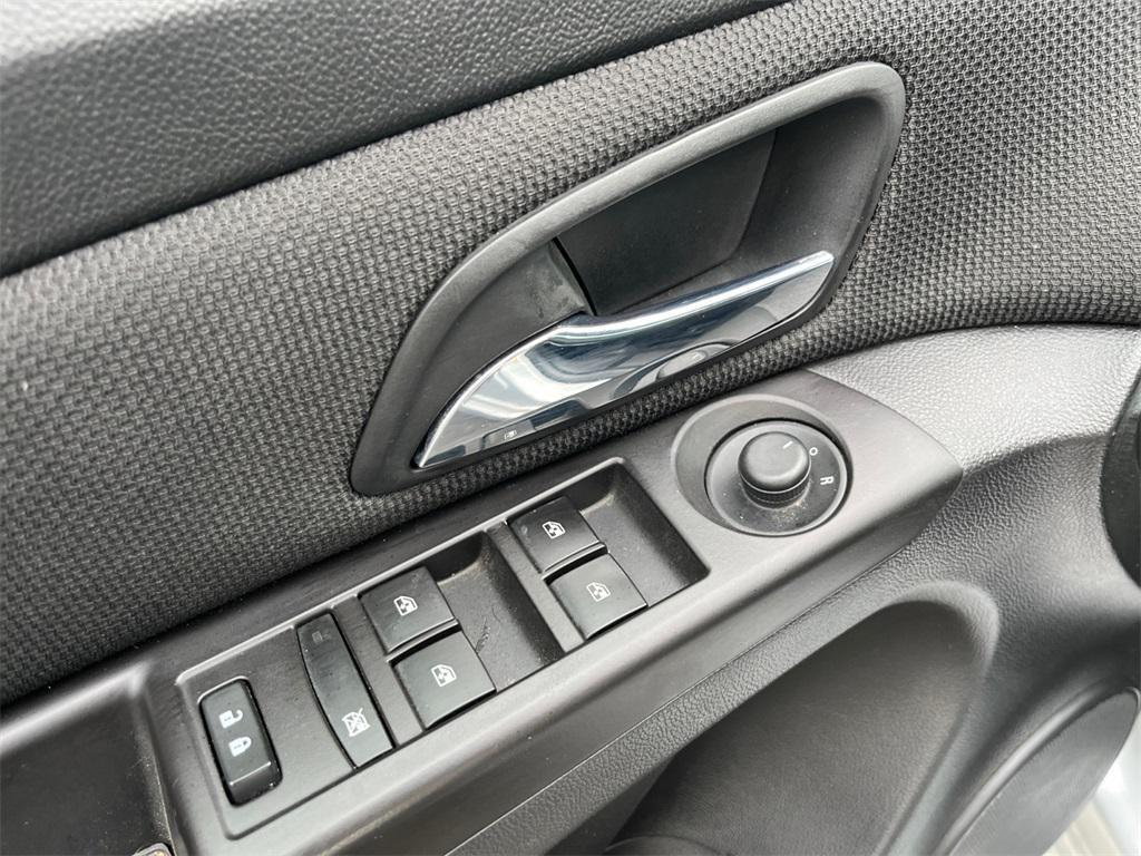 used 2015 Chevrolet Cruze car, priced at $9,588