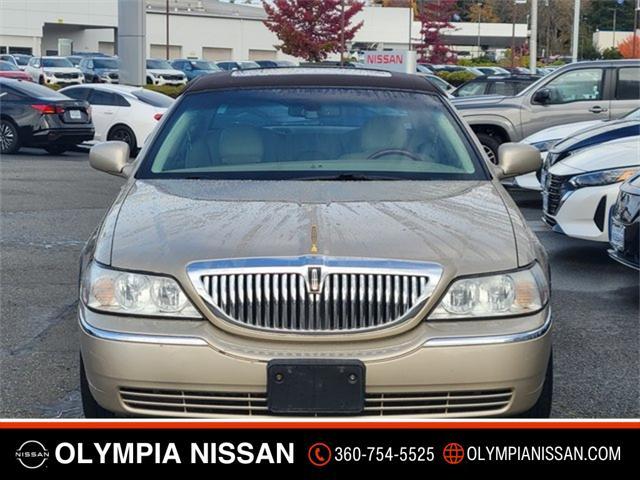 used 2007 Lincoln Town Car car, priced at $6,988