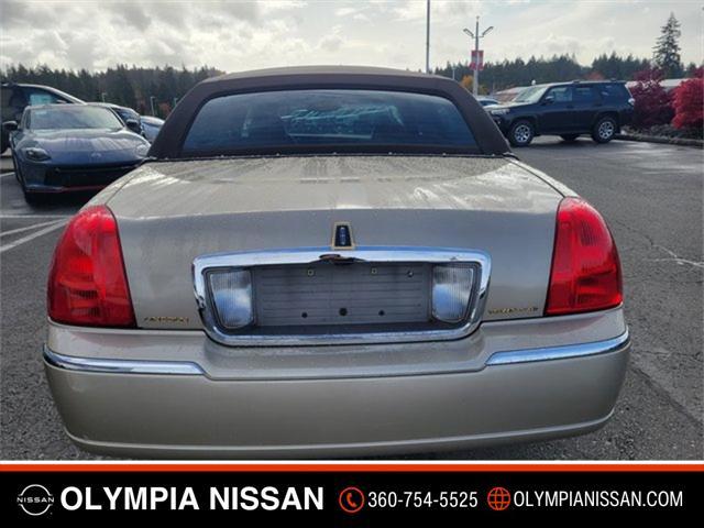 used 2007 Lincoln Town Car car, priced at $6,988