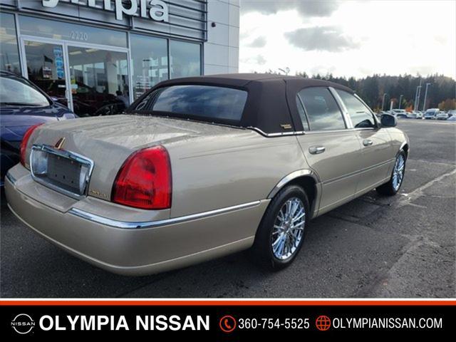 used 2007 Lincoln Town Car car, priced at $6,988