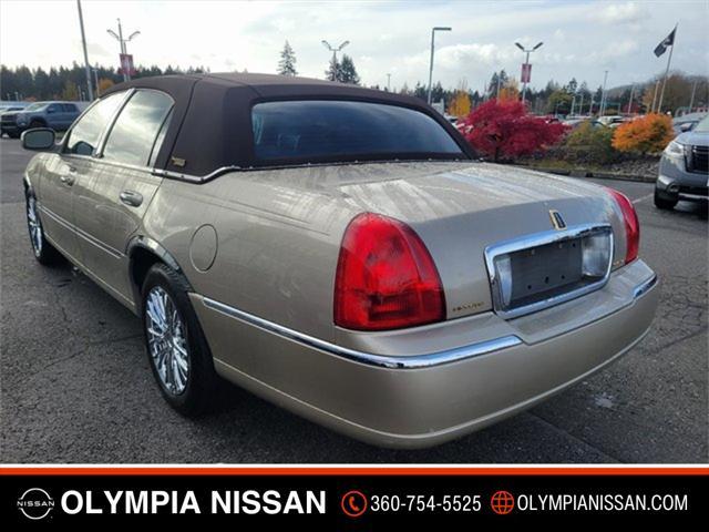 used 2007 Lincoln Town Car car, priced at $6,988