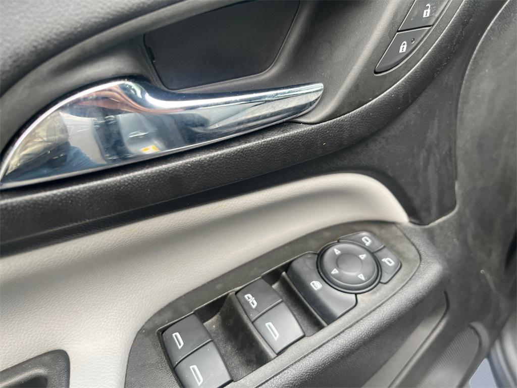 used 2023 Chevrolet Equinox car, priced at $19,388