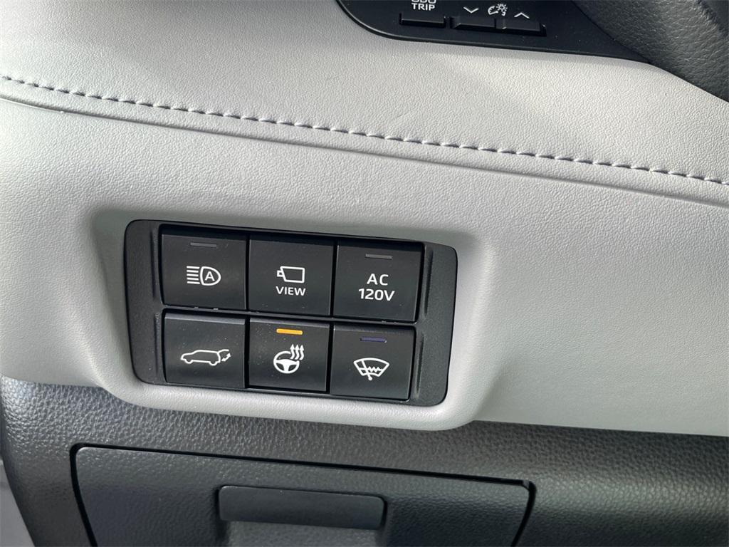 used 2021 Toyota Highlander Hybrid car, priced at $39,488