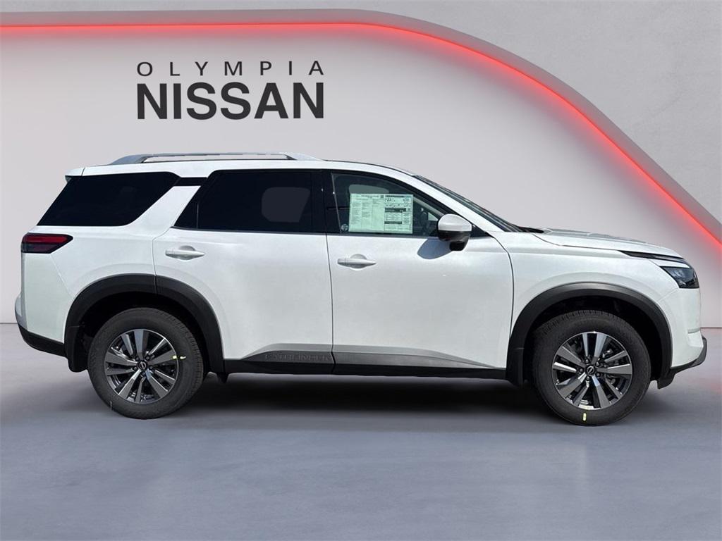 new 2025 Nissan Pathfinder car, priced at $39,027