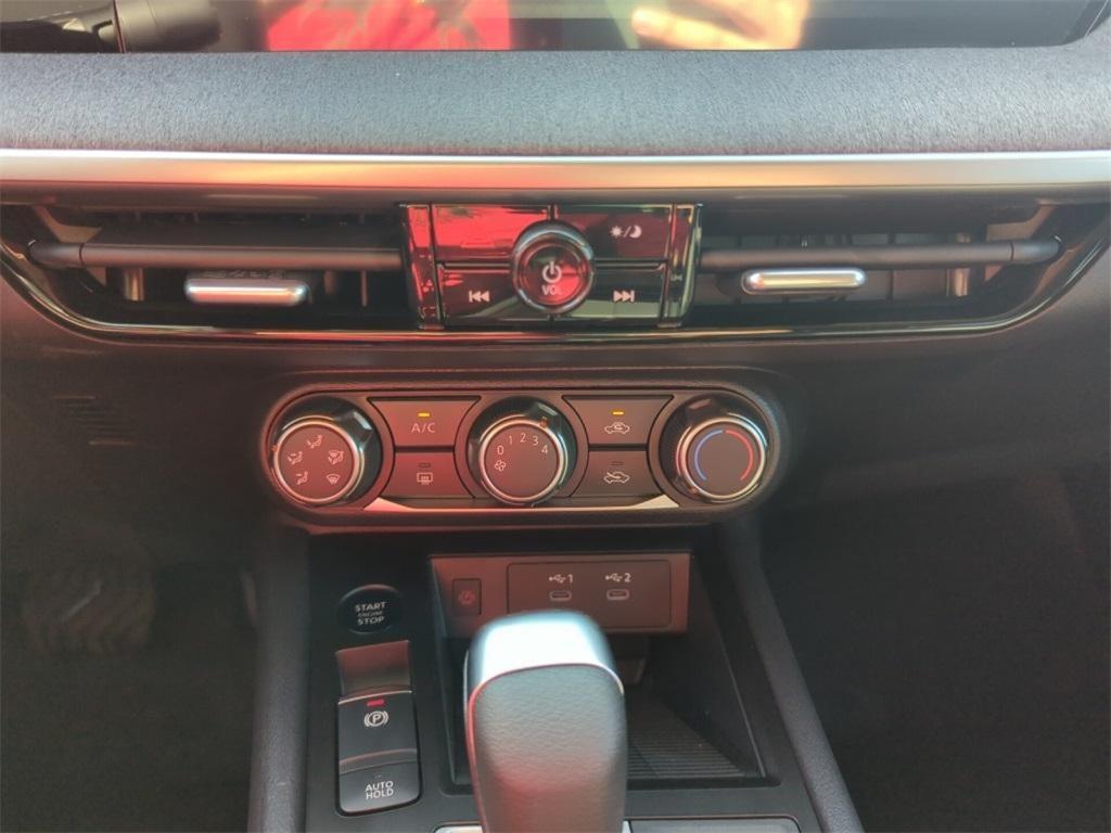 new 2025 Nissan Kicks car, priced at $24,070