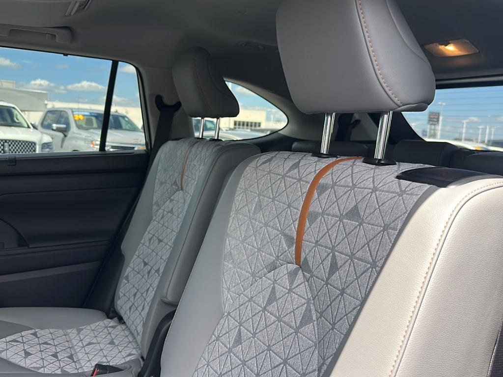 used 2023 Toyota Highlander Hybrid car, priced at $43,000