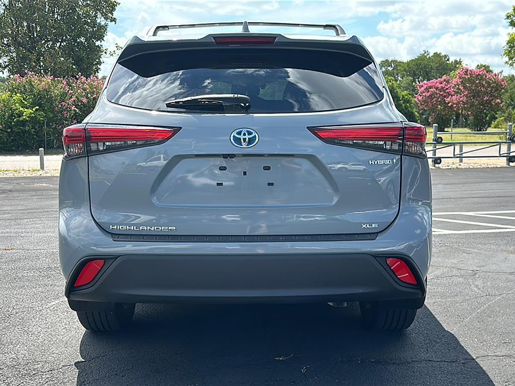 used 2023 Toyota Highlander Hybrid car, priced at $43,000