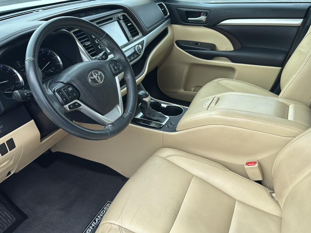 used 2016 Toyota Highlander car, priced at $18,569