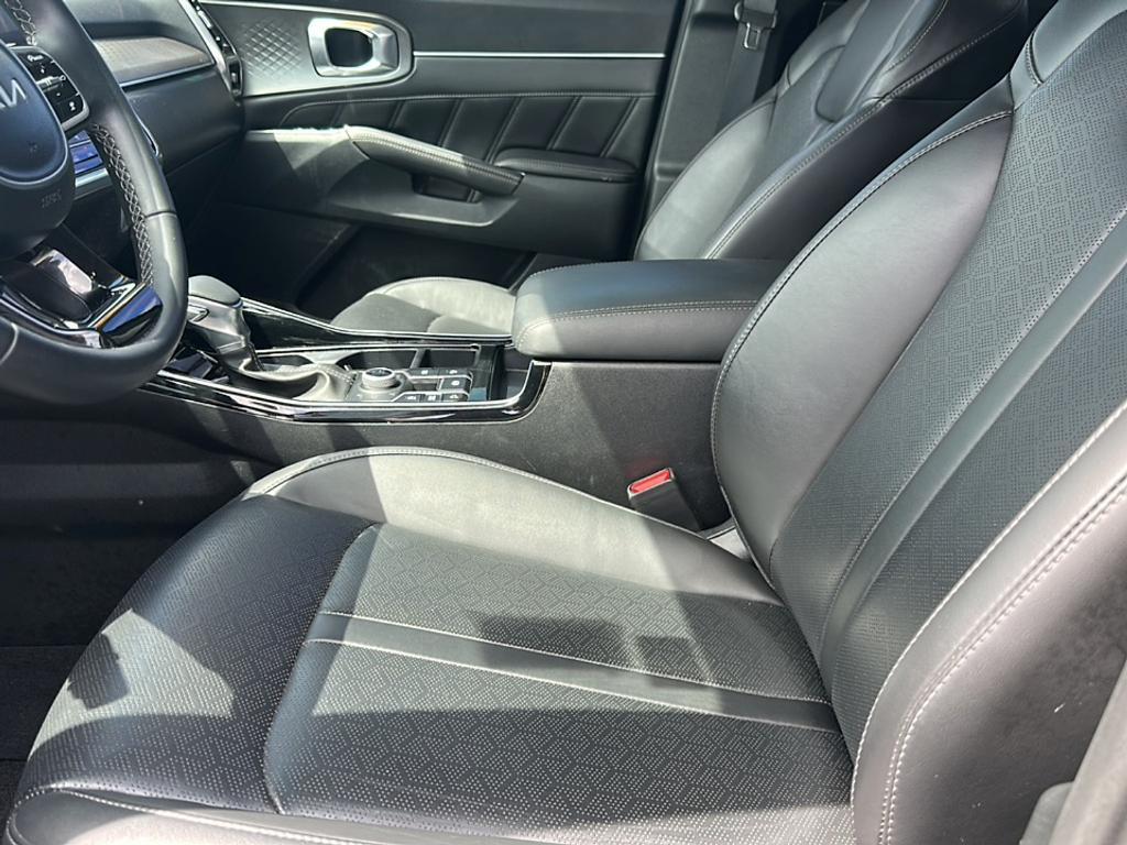 used 2023 Kia Sorento car, priced at $31,869