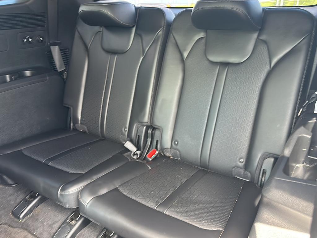 used 2023 Kia Sorento car, priced at $31,869