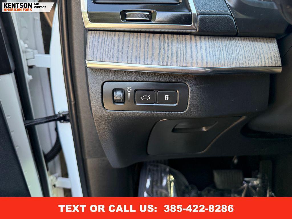 used 2022 Volvo XC90 Recharge Plug-In Hybrid car, priced at $42,650