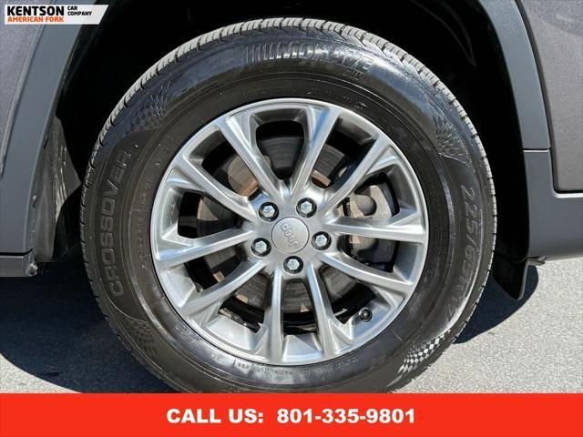 used 2019 Jeep Cherokee car, priced at $17,550