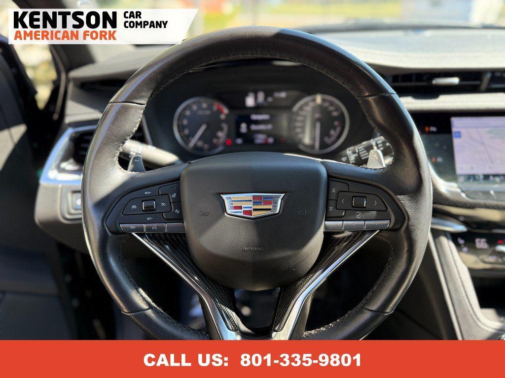 used 2023 Cadillac XT6 car, priced at $40,650