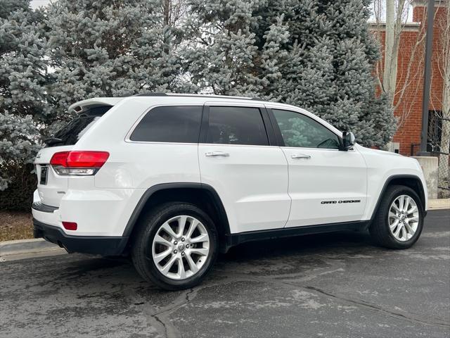 used 2017 Jeep Grand Cherokee car, priced at $15,550