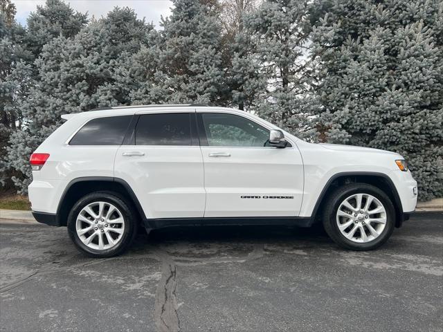 used 2017 Jeep Grand Cherokee car, priced at $15,550