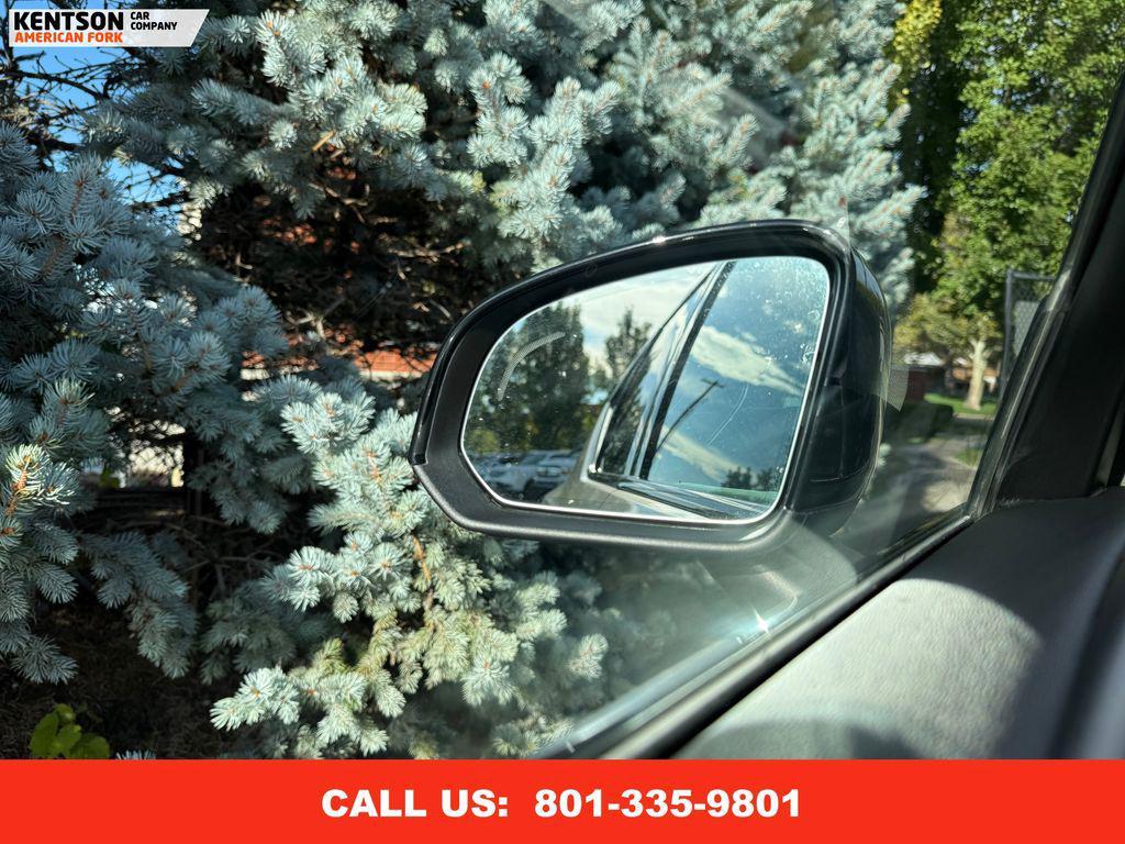used 2025 Volvo XC40 car, priced at $31,550