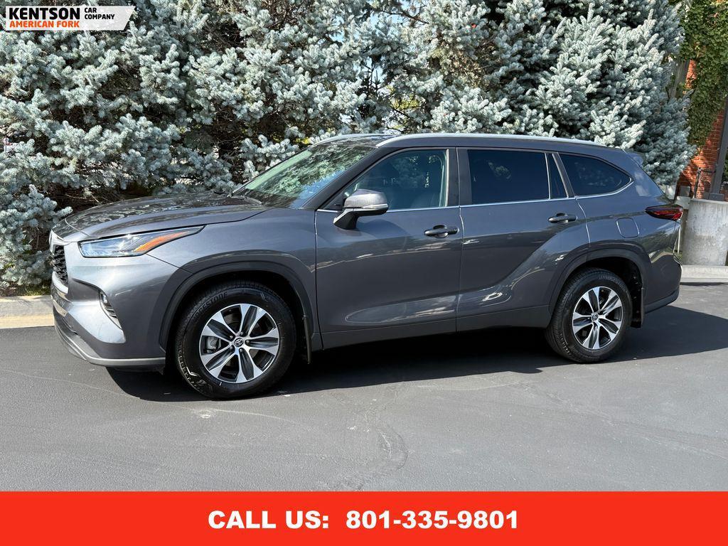 used 2025 Toyota Highlander car, priced at $44,550