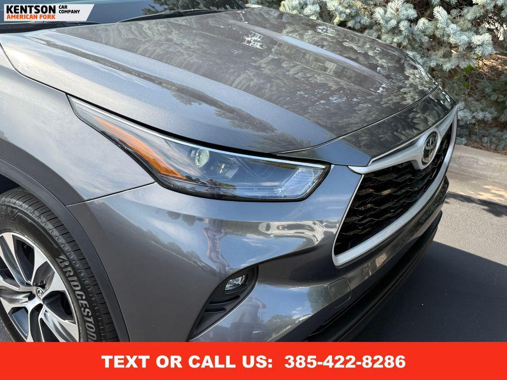 used 2025 Toyota Highlander car, priced at $40,950