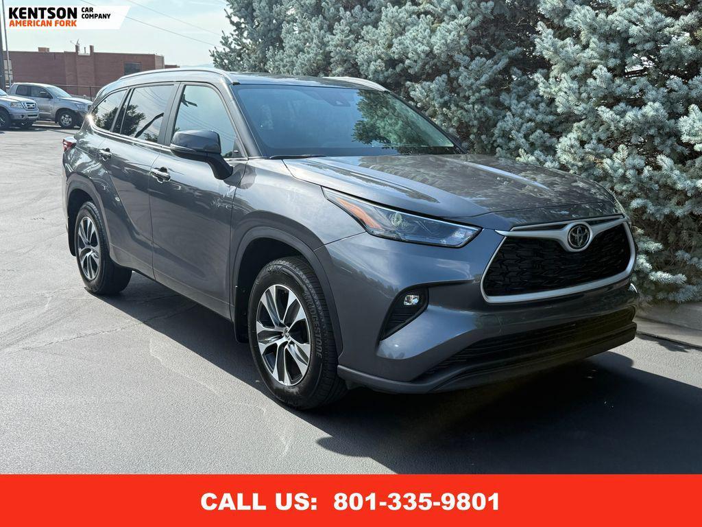 used 2025 Toyota Highlander car, priced at $44,550