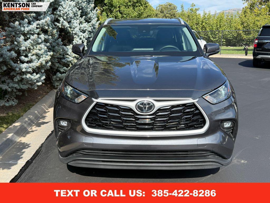 used 2025 Toyota Highlander car, priced at $40,950