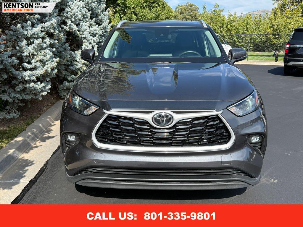 used 2025 Toyota Highlander car, priced at $44,550