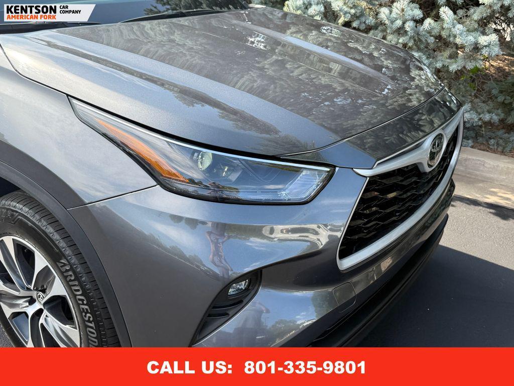 used 2025 Toyota Highlander car, priced at $44,550