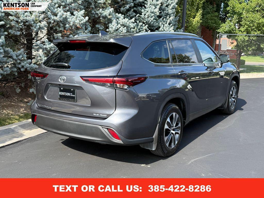 used 2025 Toyota Highlander car, priced at $40,950