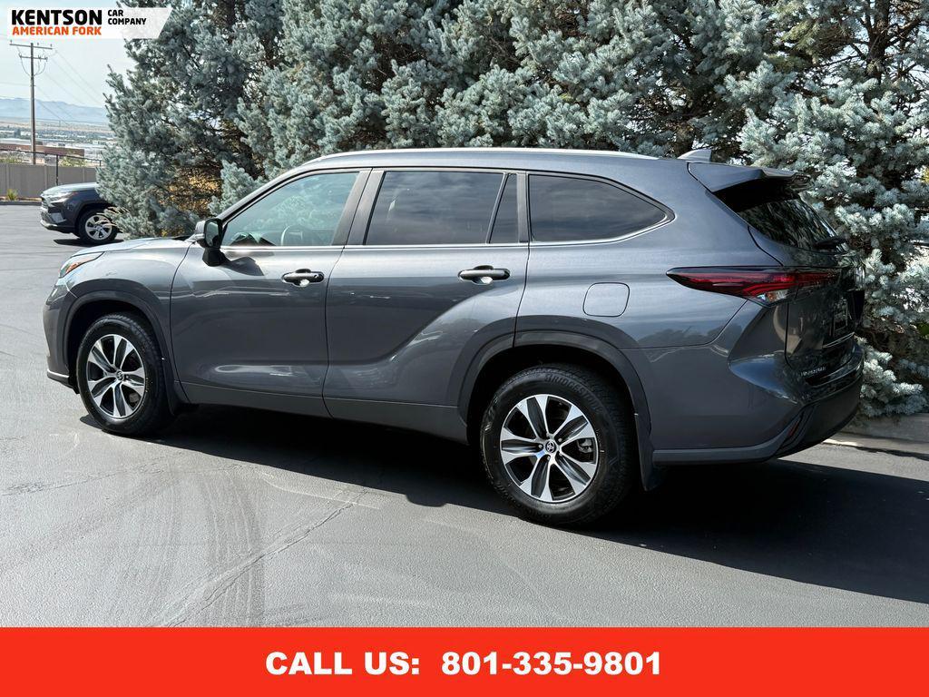 used 2025 Toyota Highlander car, priced at $44,550
