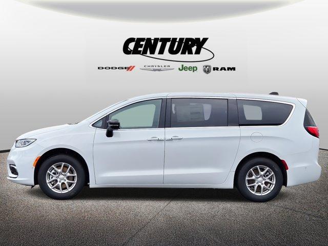 new 2025 Chrysler Pacifica car, priced at $41,225
