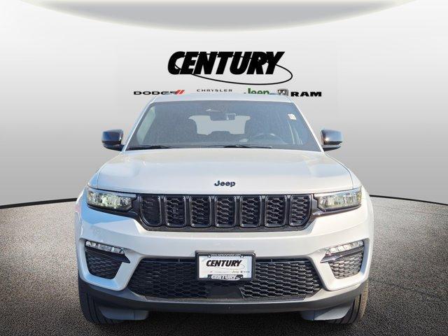 new 2025 Jeep Grand Cherokee car, priced at $41,970