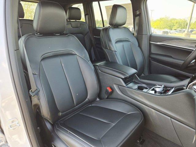 new 2025 Jeep Grand Cherokee car, priced at $41,970