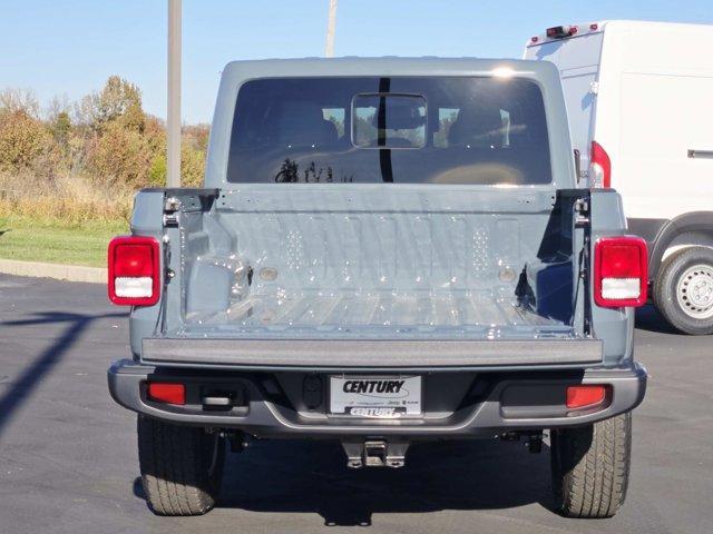 new 2026 Jeep Gladiator car, priced at $47,315