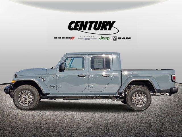 new 2026 Jeep Gladiator car, priced at $47,315
