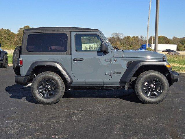 new 2025 Jeep Wrangler car, priced at $32,180