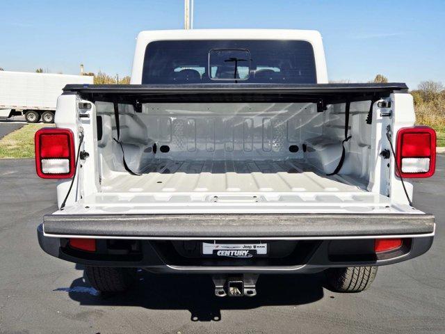 new 2026 Jeep Gladiator car, priced at $47,345