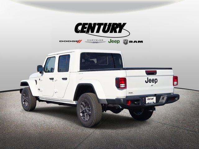 new 2026 Jeep Gladiator car, priced at $47,345