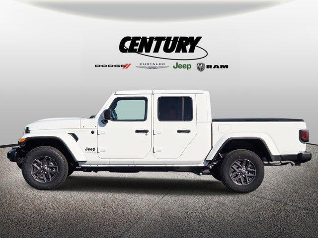 new 2026 Jeep Gladiator car, priced at $47,345
