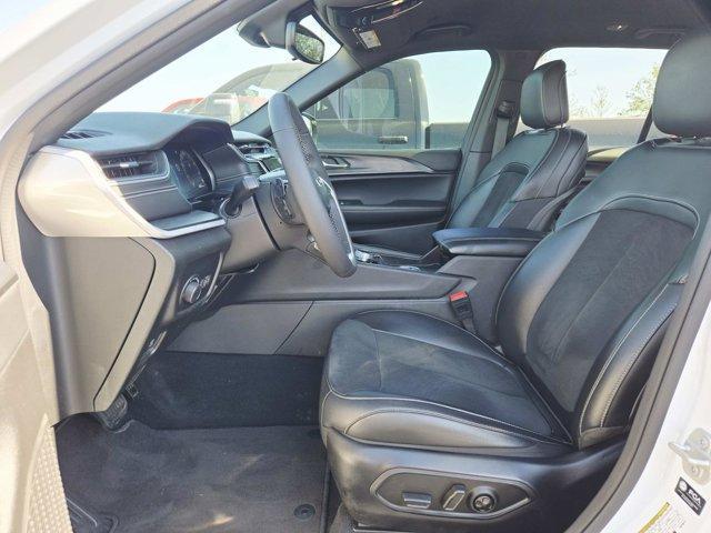 used 2024 Jeep Grand Cherokee car, priced at $33,977