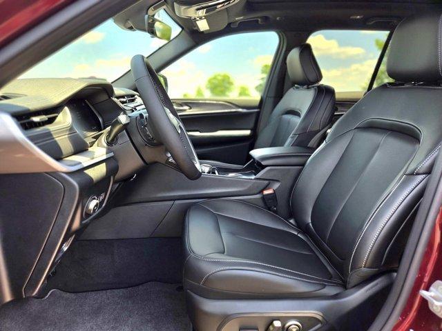 new 2025 Jeep Grand Cherokee car, priced at $46,735