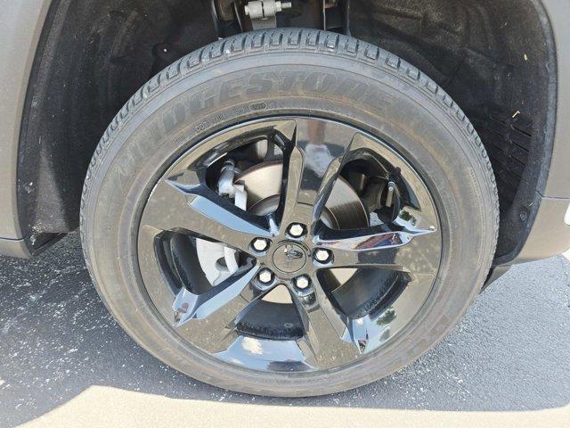 used 2024 Jeep Grand Cherokee car, priced at $37,977