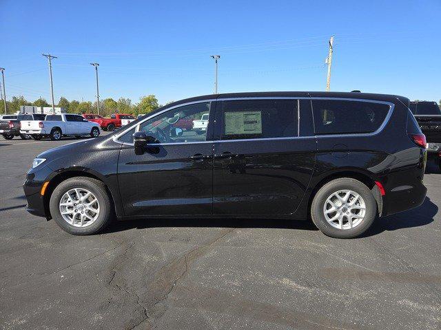 new 2025 Chrysler Pacifica car, priced at $39,925