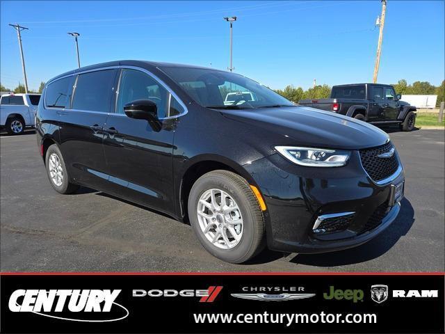 new 2025 Chrysler Pacifica car, priced at $39,925