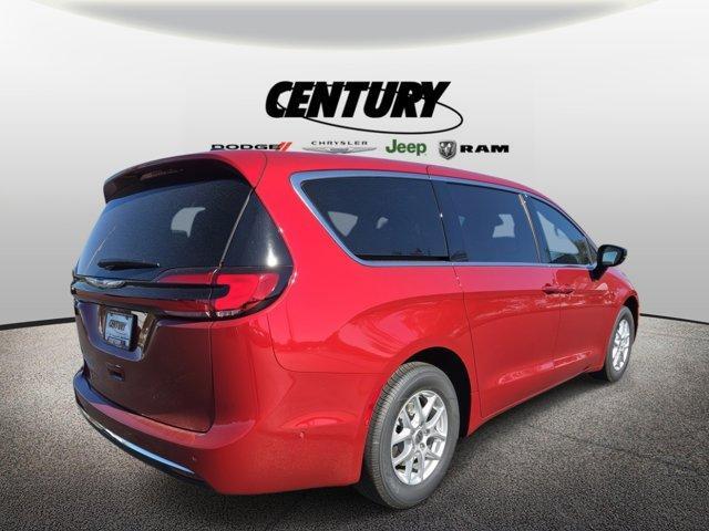 new 2025 Chrysler Pacifica car, priced at $43,315